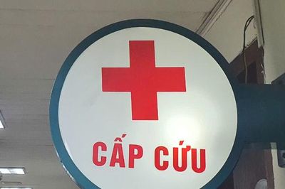 Phải đi cấp cứu sau khi nuốt 6 viên sỏi