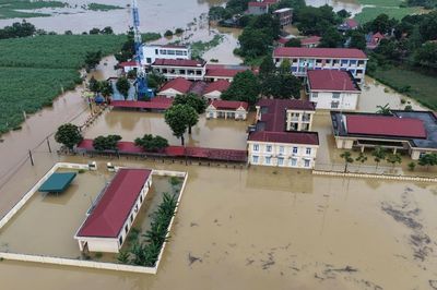 Nước sông dâng cao, hàng trăm hộ dân ở Thanh Hóa bị ngập sâu