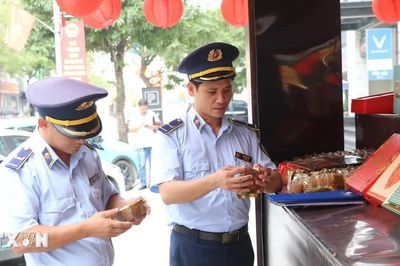 Kịp thời phát hiện hàng kém chất lượng dịp Tết Trung Thu