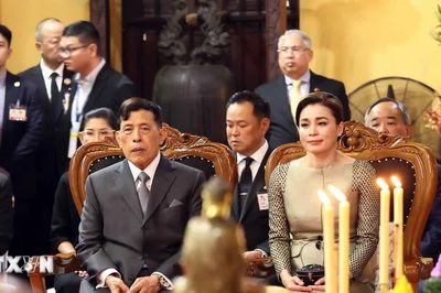 Nhà vua Thái Lan và Hoàng hậu thăm chùa Quán Sứ và dự lễ cầu an