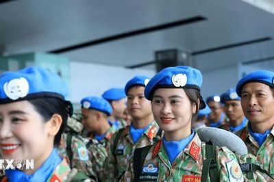 Đội Công binh số 5 và Bệnh viện dã chiến cấp 2 số 8 sẵn sàng lên đường làm nhiệm vụ