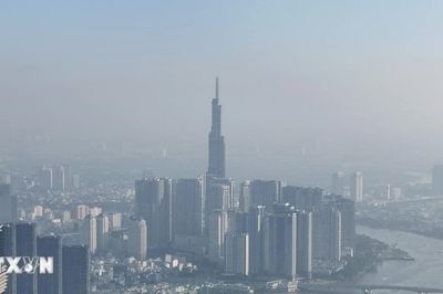 Vì sao không khí mờ đục xuất hiện nhiều ngày ở Thành phố Hồ Chí Minh và khu vực Nam Bộ?