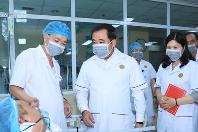 Bí thư Hà Nội thăm hỏi, động viên nạn nhân vụ cháy phường Tây Hồ