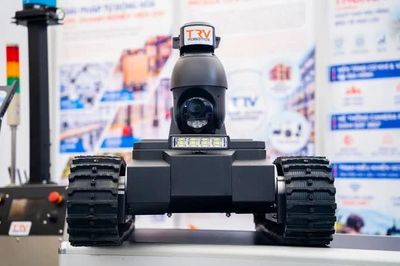 Robot UGV thông minh 'Make In Việt Nam' ghi dấu tại triển lãm tự động hóa