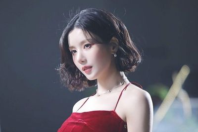 Kwon Eun Bi lên sân khấu ngay sau tai nạn giao thông