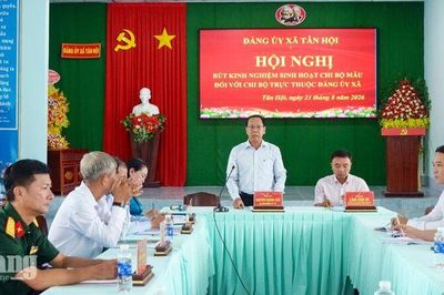Tân Hội nâng cao chất lượng sinh hoạt chi bộ
