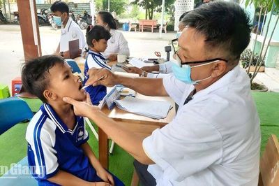 Ô Lâm khám sức khỏe miễn phí cho 100% học sinh