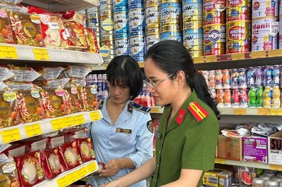 Phường Liên Chiểu ra quân kiểm tra an toàn thực phẩm dịp Tết Trung thu