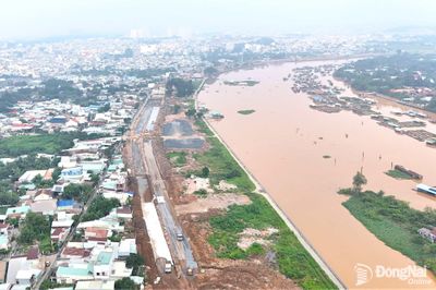 Tăng tốc thi công đường ven sông Cái