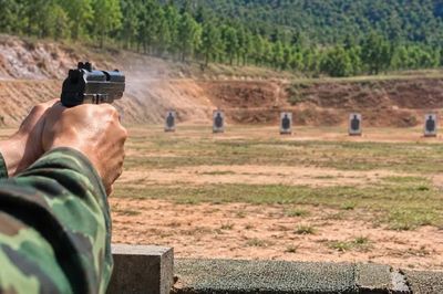Ngày 18-9, Bộ Chỉ huy Quân sự tỉnh Gia Lai tổ chức bắn đạn thật tại Trường bắn Trung đoàn 739