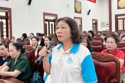 Lãnh đạo phường Diên Hồng đối thoại với hội viên phụ nữ