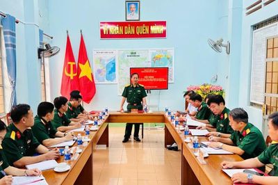 Khảo sát công tác quân sự, quốc phòng và xây dựng Đảng tại Chi bộ Quân sự phường Pleiku