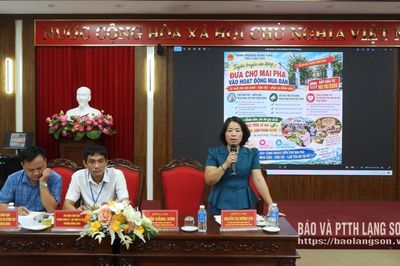 UBND phường Đông Kinh đối thoại với các tiểu thương