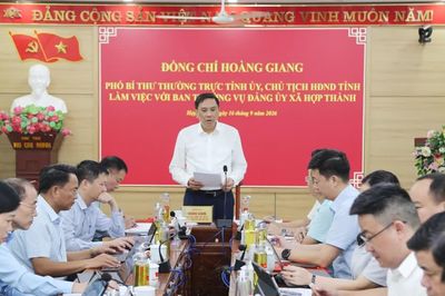 Phó Bí thư Thường trực Tỉnh ủy Hoàng Giang giám sát hoạt động khai thác khoáng sản và làm việc với Ban Thường vụ Đảng ủy xã Hợp Thành