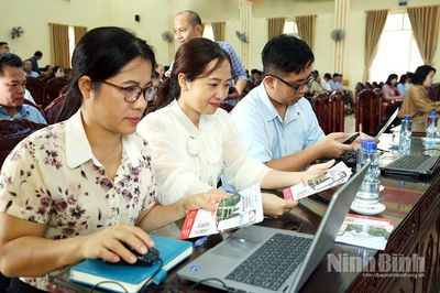 Tập huấn triển khai Trung tâm Giám sát, điều hành thông minh và các nền tảng số tại xã Minh Tân