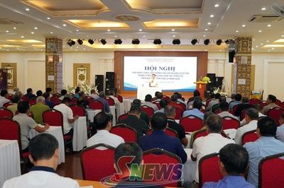 Phổ biến thông tin cho người có uy tín vùng đồng bào dân tộc thiểu số