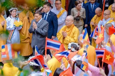 Nhà vua và Hoàng hậu Vương quốc Thái Lan lễ Phật tại chùa Quán Sứ - Trụ sở Trung ương GHPGVN