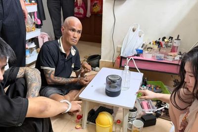 Cô gái thuê chung cư, rủ 3 người đàn ông đến 'đập đá'