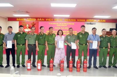 Hà Nội: Hội Cựu CAND phường Dương Nội làm cầu nối đưa trí tuệ chuyên gia PCCC đến địa bàn dân cư