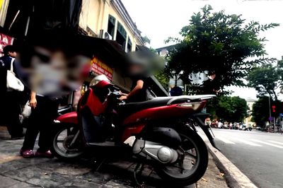 Chấn chỉnh tình trạng chọn xe để trông giữ tại phố Phủ Doãn