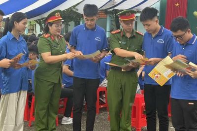 Gần 800 học sinh được hướng dẫn kỹ năng lái xe mô tô, xe máy an toàn