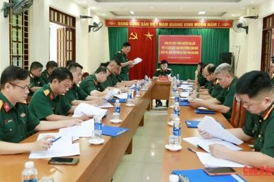 Thiếu tướng Nguyễn Văn Lịch kiểm tra, nắm tình hình tại Bộ Chỉ huy Quân sự tỉnh