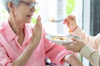 Mỡ máu cao vẫn ăn mỡ lợn: Thói quen quen miệng có thể khiến cholesterol tăng, tim mạch thêm gánh nặng