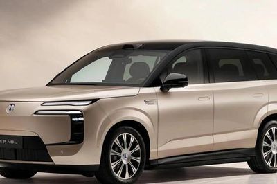 Denza N8L BEV ra mắt, sạc từ 10% lên 97% trong khoảng 9 phút