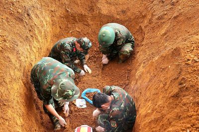 Lào Cai: Cất bốc 30 mộ liệt sĩ tại đồi Đá Vôi