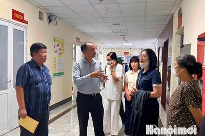 Lãnh đạo phường Tây Hồ thăm hỏi gia đình các nạn nhân vụ cháy tại ngõ 2B Văn Cao