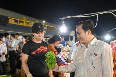 Siết chặt nguồn thực phẩm từ chợ đầu mối đến bàn ăn