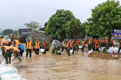 Hà Nội khẩn cấp ứng phó lũ sông Bùi