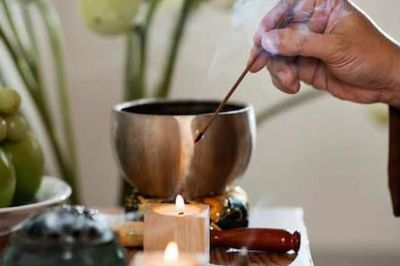 Thắp hương buổi tối nên biết điều này để không rước họa