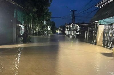 Mưa lớn giảm dần từ đêm mai, lũ trên các sông vẫn rất cao