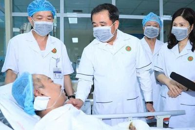 Bí thư Hà Nội thăm hỏi các nạn nhân trong vụ cháy tại Tây Hồ