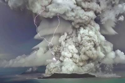 Giới khoa học bị thách thức bởi một phản ứng lần đầu xuất hiện từ núi lửa
