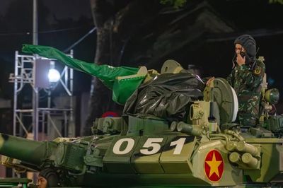 Xe tăng chủ lực T-90S của Việt Nam và bài toán tác chiến ban đêm