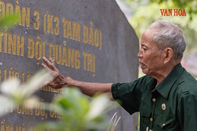 Nước mắt sau 54 năm trở lại Thành cổ