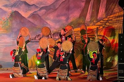 Mang lời ca, tiếng hát đến với nhân dân vùng cao Lào Cai
