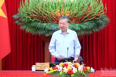 [Ảnh] Tổng Bí thư, Chủ tịch nước Tô Lâm làm việc với Ban Chỉ đạo Tổng kết 100 năm Đảng lãnh đạo cách mạng Việt Nam