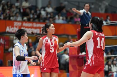 ASIAD 20: Bóng chuyền nữ Việt Nam sớm giành quyền vào tứ kết