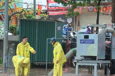 Hà Nội vận hành 36 trạm bơm, chủ động ứng phó mưa lớn