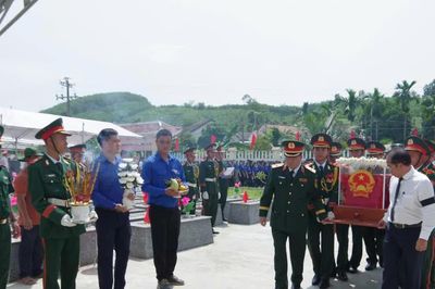 Đà Nẵng truy điệu và an táng 17 hài cốt liệt sĩ tại Nghĩa trang Tân Bình