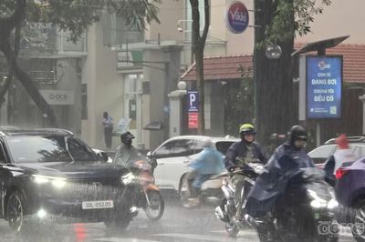 Hà Nội: Chi tiết các tuyến đường úng ngập, đọng nước sau mưa lớn 80–160mm