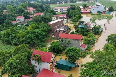 Mưa lũ dâng nhanh ở Thanh Hóa: Chủ tịch UBND tỉnh yêu cầu hoãn họp, sẵn sàng di dời dân