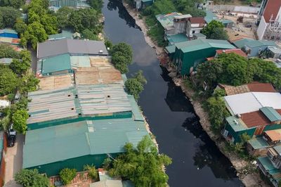 Chủ tịch Hà Nội chỉ đạo xử lý nhà xưởng 'băm nát' hành lang thoát lũ sông Nhuệ