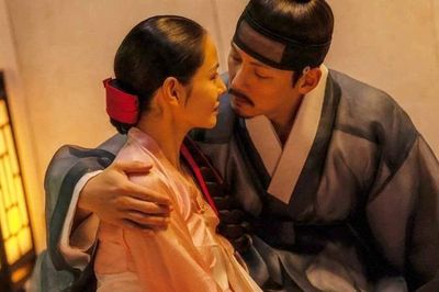 Nhãn dán 19+ cho phim mới của Son Ye Jin