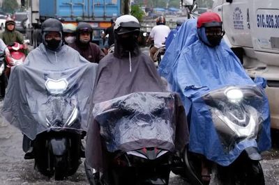Lo ngại mưa lớn, một hiệu trưởng nhắn phụ huynh cho con ở nhà