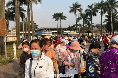 Chi phí của người lao động tại TPHCM cao gấp rưỡi mức thu nhập