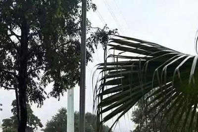 Hà Nội: Cấm xe qua điểm ngập sâu 90cm, nhiều tuyến phải phân luồng